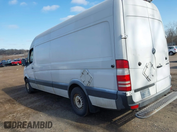 2011 Mercedes-Benz Sprinter Cargo with VIN WD3PE8CB7B5577541, listed as a IAAI auction lot 41883588 with 305,270 mi miles. Bid and sale history available at carsss.com. Image 3.