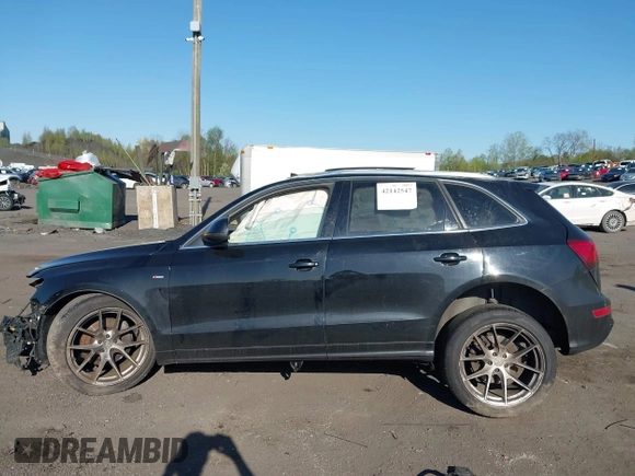 2013 Audi Q5 Prestige with VIN WA1WGAFPXDA088694, listed as a IAAI auction lot 42142547 with 156,801 mi miles and . Bid and sale history available at DreamBid. Image 14.