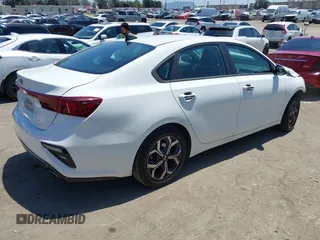 2021 Kia Forte LXS с VIN 3KPF24AD1ME309812, выставлен на аукционе IAAI как лот 42152250 с пробегом 78 471 миль миль и . История ставок и продаж доступна на DreamBid. Изображение 4.