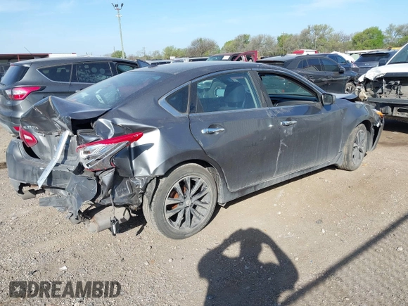 2016 Nissan Altima S with VIN 1N4AL3AP2GN315149, listed as a IAAI auction lot 41822422 with 111,189 mi miles and . Bid and sale history available at carsss.com. Image 4.