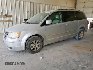 2008 Chrysler Town & Country Touring с VIN 2A8HR54P68R711693, выставлен на аукционе Copart как лот 62233785 с пробегом 214 308 миль миль и Списание • Salvage title. История ставок и продаж доступна на DreamBid. Изображение 1.