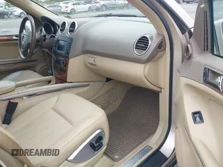 2007 Mercedes-Benz M 320 CDI z VIN 4JGBB22E57A247165, wystawiony jako IAAI lot #42526731 z przebiegiem 237 738 mil mil oraz . Historia ofert i sprzedaży dostępna na DreamBid. Obrazek 5.