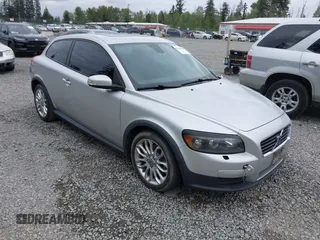 2008 Volvo C30 Version 1.0 z VIN YV1MK672682080579, wystawiony jako IAAI lot #42269498 z przebiegiem 217 040 mil mil oraz . Historia ofert i sprzedaży dostępna na DreamBid. Obrazek 1.