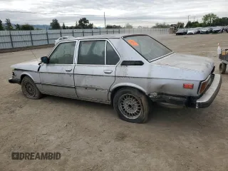 1980 BMW 5 Series z VIN 6781021, wystawiony jako Copart lot #51997985 z przebiegiem 237 586 mil mil oraz Czysty tytuł • Clean title. Historia ofert i sprzedaży dostępna na DreamBid. Obrazek 2.