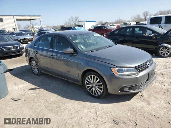 2011 Volkswagen Jetta SEL с VIN 3VWLX7AJ2BM330101, выставлен на аукционе Copart как лот 47774335 с пробегом 183 472 миль миль и Списание • Salvage title. История ставок и продаж доступна на DreamBid. Изображение 4.