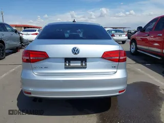 2015 Volkswagen Jetta SE z VIN 3VWD17AJ4FM336834, wystawiony jako IAAI lot #41953192 z przebiegiem 40 893 mil mil oraz . Historia ofert i sprzedaży dostępna na DreamBid. Obrazek 17.