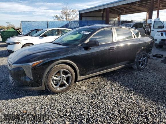 2025 Kia K4 LXS with VIN 3KPFT4DE1SE009962, listed as a Copart auction lot 42430405 with 6,365 mi miles and Salvage Title. Bid and sale history available at carsss.com. Image 1.