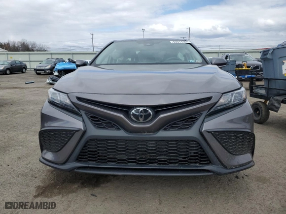 2024 Toyota Camry SE with VIN 4T1G11AK3RU260878, listed as a Copart auction lot 50914465 with 11,122 mi miles and Salvage Title. Bid and sale history available at carsss.com. Image 5.