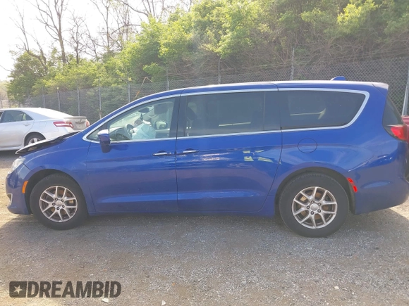 2020 Chrysler Pacifica Touring with VIN 2C4RC1FGXLR185354, listed as a IAAI auction lot 42093302 with 117,932 mi miles and . Bid and sale history available at DreamBid. Image 15.