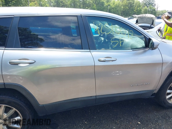 2016 Jeep Cherokee Limited с VIN 1C4PJMDB9GW240055, выставлен на аукционе IAAI как лот 42510018 с пробегом 105 425 миль миль и . История ставок и продаж доступна на DreamBid. Изображение 13.