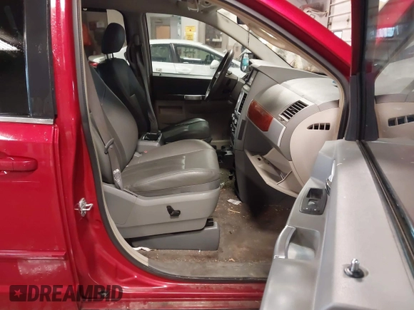 2008 Chrysler Town & Country Touring with VIN 2A8HR54P48R722319, listed as a IAAI auction lot 42262711 with 220,502 mi miles and . Bid and sale history available at DreamBid. Image 5.
