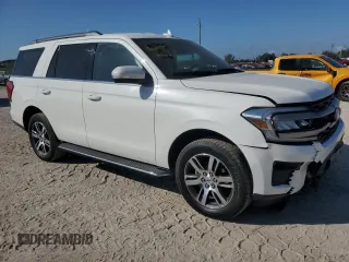 2023 Ford Expedition XLT with VIN 1FMJU1H81PEA51931, listed as a Copart auction lot 44522765 with 19,863 mi miles and Salvage Title. Bid and sale history available at carsss.com. Image 4.