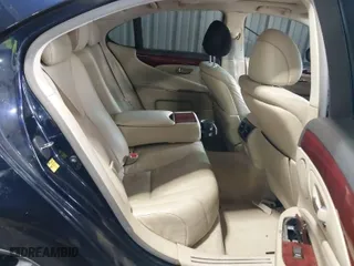 2007 Lexus LS 460 with VIN JTHBL46F575037110, listed as a IAAI auction lot 41736945 with 195,883 mi miles. Bid and sale history available at carsss.com. Image 8.