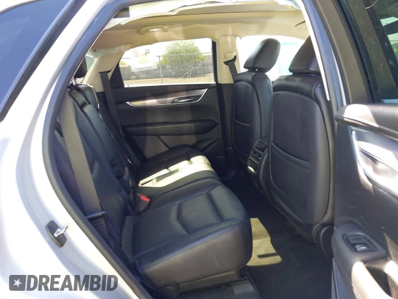 2017 Cadillac XT5 Luxury AWD z VIN 1GYKNDRS1HZ293429, wystawiony jako IAAI lot #42453704 z przebiegiem 92 347 mil mil oraz . Historia ofert i sprzedaży dostępna na DreamBid. Obrazek 8.