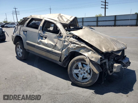 2005 Jeep Grand Cherokee Laredo z VIN 1J4HR48N65C517657, wystawiony jako Copart lot #58774685 z przebiegiem Nie podano mil oraz Szkoda całkowita • Salvage title. Historia ofert i sprzedaży dostępna na DreamBid. Obrazek 4.