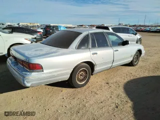 1996 Ford Crown Victoria LX with VIN 2FALP74W2TX172767, listed as a Copart auction lot 82534863 with 257,277 mi miles and Clean Title. Bid and sale history available at carsss.com. Image 3.