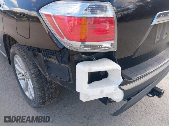 2013 Toyota Highlander Limited with VIN JTEDC3EH4D2014739, listed as a IAAI auction lot 41897547 with 309,926 mi miles and . Bid and sale history available at DreamBid. Image 6.