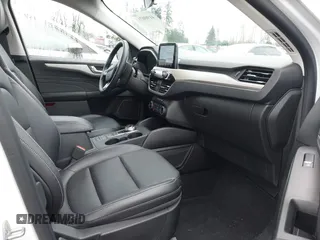 2021 Ford Escape SEL with VIN 1FMCU9H91MUB35409, listed as a IAAI auction lot 41900711 with 19,295 mi miles and . Bid and sale history available at DreamBid. Image 5.
