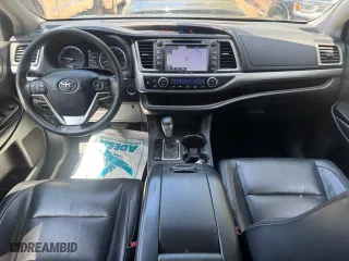 2018 Toyota Highlander SE with VIN 5TDJZRFH1JS852352, listed as a Copart auction lot 54444065 with 174,793 mi miles and Clean Title. Bid and sale history available at carsss.com. Image 9.