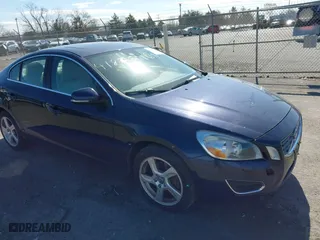 2013 Volvo S60 T5 with VIN YV1612FH0D2234126, listed as a IAAI auction lot 41822163 with 160,503 mi miles. Bid and sale history available at carsss.com. Image 1.