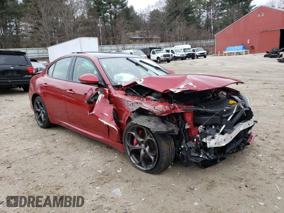 2017 Alfa Romeo Giulia Ti with VIN ZARFAEEN2H7543917, listed as a Copart auction lot 40633153 with 61,490 mi miles. Bid and sale history available at carsss.com. Image 4.