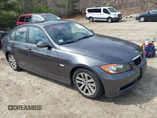 2006 BMW 3 Series 325i with VIN WBAVB13506KX43779, listed as a IAAI auction lot 41962793 with 91,696 mi miles. Bid and sale history available at carsss.com. Image 1.