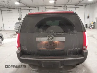 2010 Cadillac Escalade Luxury z VIN 1GYUKBEF8AR271903, wystawiony jako IAAI lot #41389169 z przebiegiem 161 364 mil mil oraz . Historia ofert i sprzedaży dostępna na DreamBid. Obrazek 16.