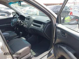 2010 Kia Sportage LX z VIN KNDKG3A40A7710743, wystawiony jako IAAI lot #42446995 z przebiegiem 282 954 mil mil oraz . Historia ofert i sprzedaży dostępna na DreamBid. Obrazek 5.