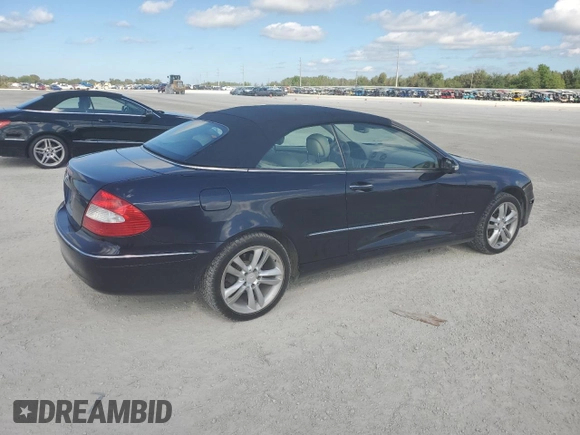 2008 Mercedes-Benz CLK 350 with VIN WDBTK56F98T098423, listed as a Copart auction lot 81195204 with 84,689 mi miles and Salvage Title. Bid and sale history available at DreamBid. Image 3.