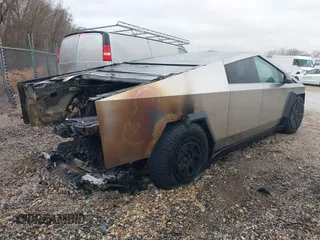 2024 Tesla Cybertruck Cyberbeast z VIN 7G2CEHEE4RA054072, wystawiony jako IAAI lot #41839682 z przebiegiem Nie podano mil oraz . Historia ofert i sprzedaży dostępna na DreamBid. Obrazek 4.