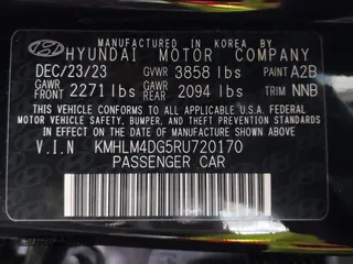 2024 Hyundai Elantra SEL with VIN KMHLM4DG5RU720170, listed as a IAAI auction lot 42197829 with 18,398 mi miles and . Bid and sale history available at DreamBid. Image 9.