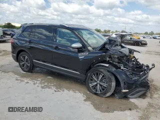 2024 Volkswagen Tiguan Wolfsburg Edition z VIN 3VV6B7AX1RM213365, wystawiony jako Copart lot #53645825 z przebiegiem 4 189 mil mil oraz Nie do naprawy • Non repairable. Historia ofert i sprzedaży dostępna na DreamBid. Obrazek 4.