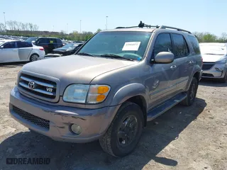 2001 Toyota Sequoia Limited with VIN 5TDBT48A91S026065, listed as a IAAI auction lot 42004832 with 254,386 mi miles. Bid and sale history available at carsss.com. Image 2.