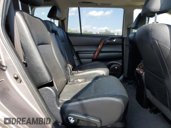 2013 Toyota Highlander Limited with VIN JTEDC3EH7D2014539, listed as a Copart auction lot 61906615 with 266,912 mi miles and Clean title. Bid and sale history available at DreamBid. Image 11.