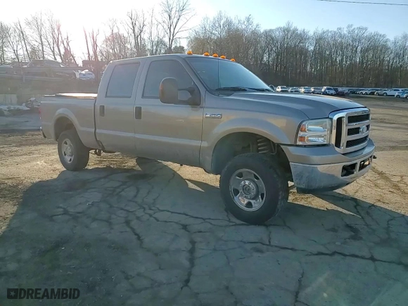 2006 Ford Super Duty F-250 XL with VIN 1FTSW21566ED03468, listed as a Copart auction lot 47641765 with 136,368 mi miles and Salvage Title. Bid and sale history available at carsss.com. Image 10.