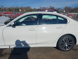 2019 BMW 3 Series 330i xDrive with VIN WBA5R7C54KAJ87250, listed as a IAAI auction lot 40857709 with 81,796 mi miles. Bid and sale history available at carsss.com. Image 15.