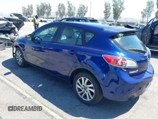 2013 Mazda 3 i Touring with VIN JM1BL1L74D1801383, listed as a IAAI auction lot 42023534 with 92,362 mi miles and . Bid and sale history available at carsss.com. Image 3.