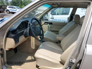 1989 Mercedes-Benz 300 E с VIN WDBEA30D8KA823147, выставлен на аукционе Copart как лот 60485455 с пробегом 126 614 миль миль и Списание • Salvage title. История ставок и продаж доступна на DreamBid. Изображение 7.