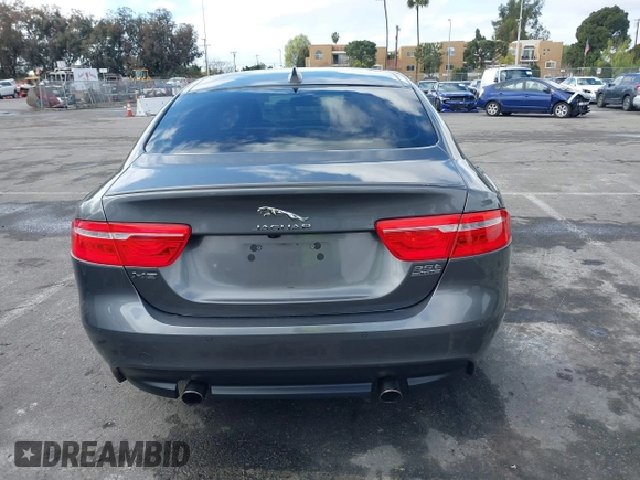 2017 Jaguar XE 35t R-Sport z VIN SAJAL4BV9HCP10649, wystawiony jako IAAI lot #41533051 z przebiegiem 59 431 mil mil oraz . Historia ofert i sprzedaży dostępna na DreamBid. Obrazek 16.