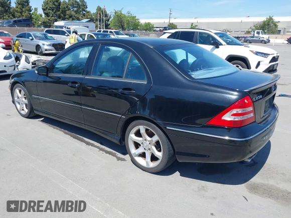 2007 Mercedes-Benz C 230 Sport z VIN WDBRF52H27F931854, wystawiony jako IAAI lot #42154149 z przebiegiem 187 730 mil mil oraz . Historia ofert i sprzedaży dostępna na DreamBid. Obrazek 3.