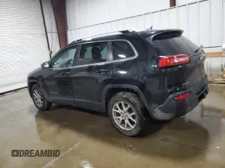 2015 Jeep Cherokee Latitude z VIN 1C4PJMCS8FW578532, wystawiony jako Copart lot #56816125 z przebiegiem 108 423 mil mil oraz Szkoda całkowita • Salvage title. Historia ofert i sprzedaży dostępna na DreamBid. Obrazek 2.