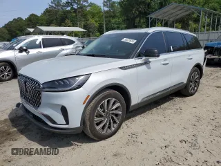 2025 Lincoln Aviator z VIN 5LM5J6WC0SGL17576, wystawiony jako Copart lot #55433605 z przebiegiem 1 094 mil mil oraz Szkoda całkowita • Salvage title. Historia ofert i sprzedaży dostępna na DreamBid. Obrazek 1.