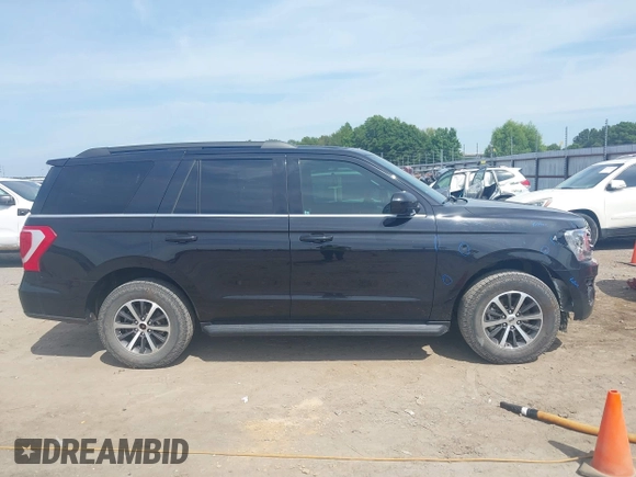 2019 Ford Expedition XLT with VIN 1FMJU1HT5KEA84864, listed as a IAAI auction lot 40174691 with 119,758 mi miles. Bid and sale history available at carsss.com. Image 13.