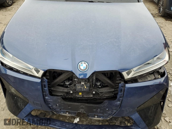 2023 BMW iX M60 with VIN WB533CF01PCM75951, listed as a Copart auction lot 42005405 with 13,540 mi miles and Salvage Title. Bid and sale history available at carsss.com. Image 12.