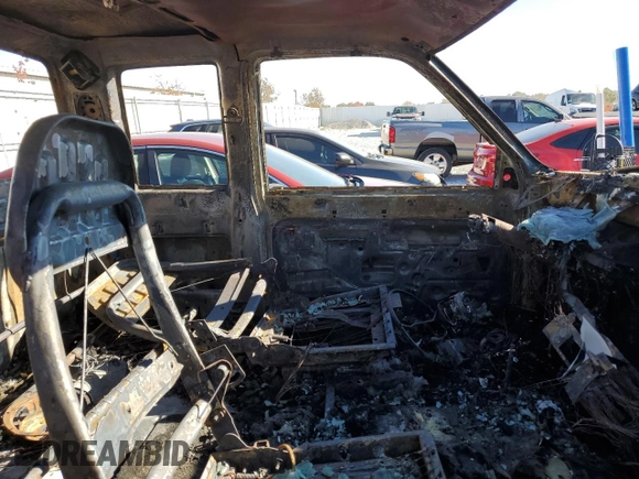 1994 GMC Sierra 1500 z VIN 2GTEK19K9R1551815, wystawiony jako Copart lot #77106604 z przebiegiem Nie podano mil oraz Nie do naprawy • Non repairable. Historia ofert i sprzedaży dostępna na DreamBid. Obrazek 7.