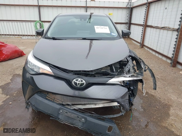 2020 Toyota C-HR LE with VIN JTNKHMBX0L1073916, listed as a IAAI auction lot 41720784 with 96,730 mi miles. Bid and sale history available at carsss.com. Image 12.