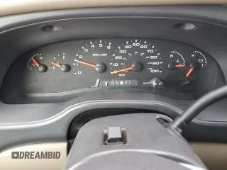 2005 Ford Econoline Passenger XL с VIN 1FBNE31L25HA98706, выставлен на аукционе Copart как лот 49968105 с пробегом 186 670 миль миль и Списание • Salvage title. История ставок и продаж доступна на DreamBid. Изображение 9.