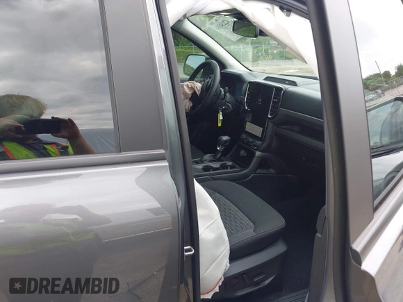 2024 Ford Ranger XLT with VIN 1FTER4HH7RLE66341, listed as a IAAI auction lot 42234334 with 326 mi miles and . Bid and sale history available at DreamBid. Image 5.
