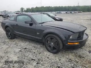 2006 Ford Mustang GT Deluxe z VIN 1ZVHT82H265242972, wystawiony jako Copart lot #55833205 z przebiegiem 53 375 mil mil oraz Szkoda całkowita • Salvage title. Historia ofert i sprzedaży dostępna na DreamBid. Obrazek 4.