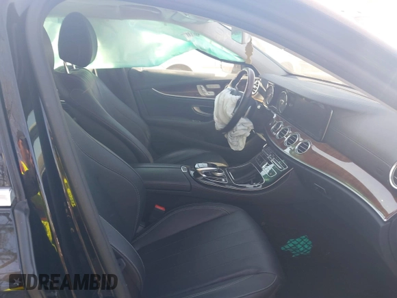 2017 Mercedes-Benz E-Class E 300 Luxury with VIN WDDZF4JB8HA098512, listed as a IAAI auction lot 41680421 with 62,334 mi miles. Bid and sale history available at carsss.com. Image 5.